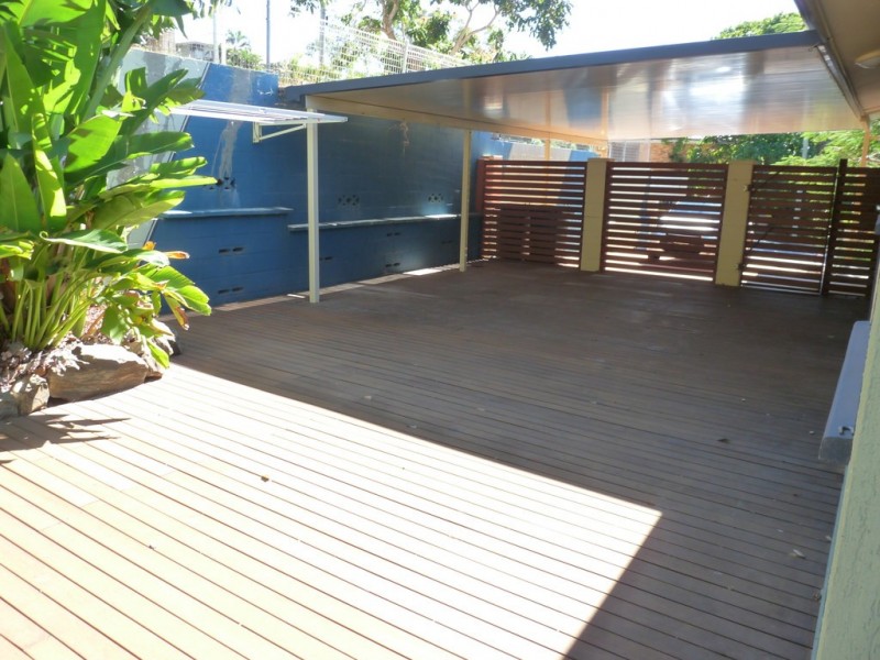 40 WALTERS AVE, West Gladstone QLD 4680