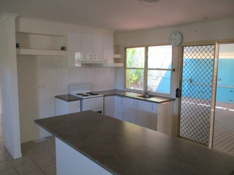 40 WALTERS AVE, West Gladstone QLD 4680