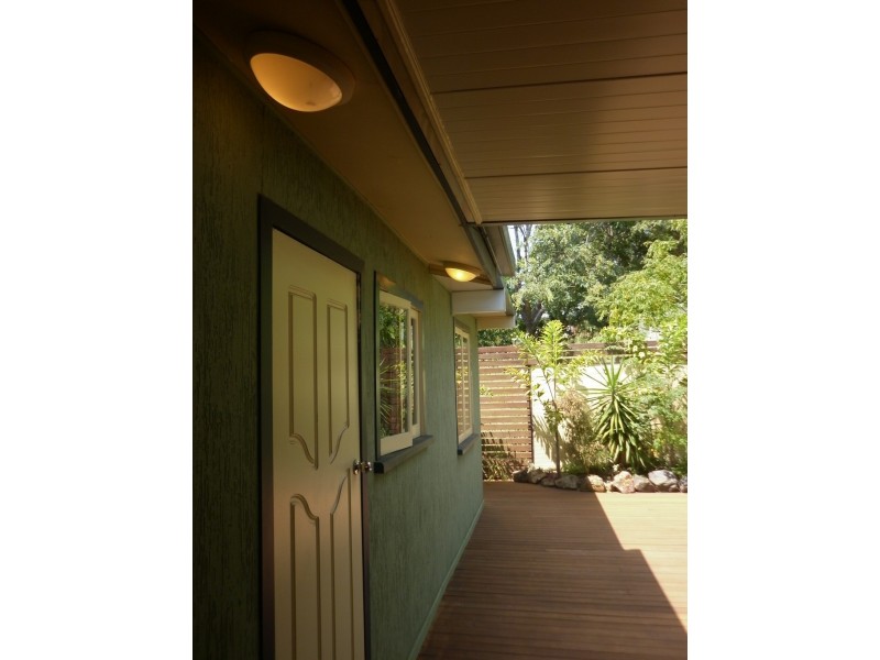 40 WALTERS AVE, West Gladstone QLD 4680