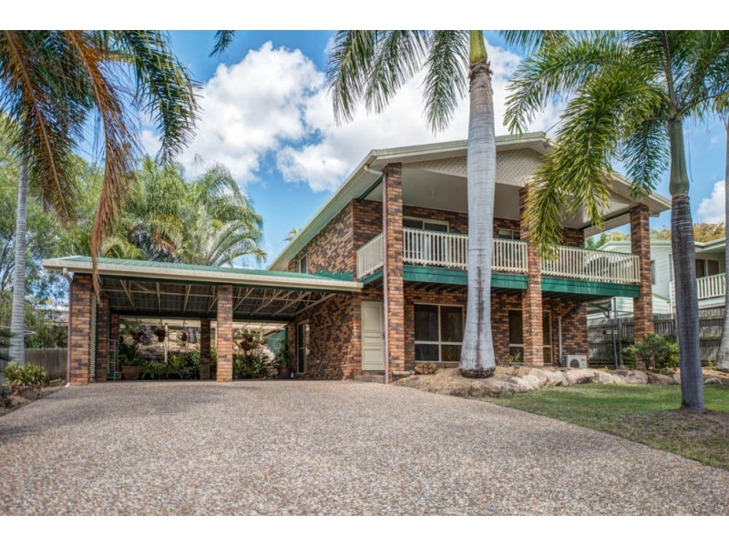 9 Fairway Avenue, Clinton QLD 4680