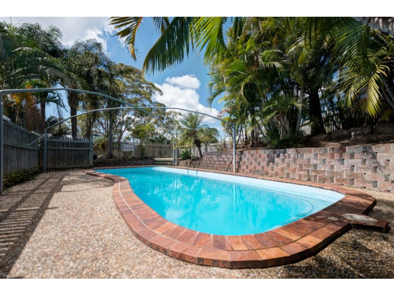 9 Fairway Avenue, Clinton QLD 4680