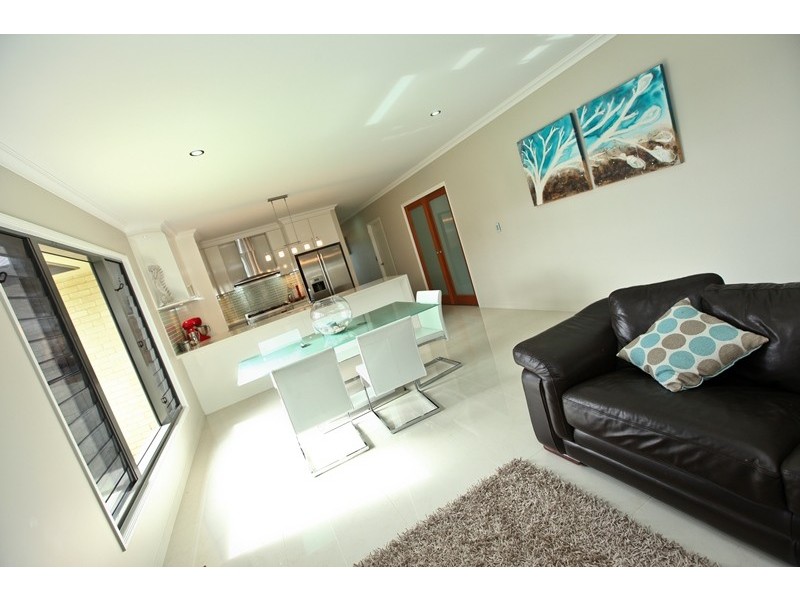 31 Grasstree Crescent, Kirkwood QLD 4680