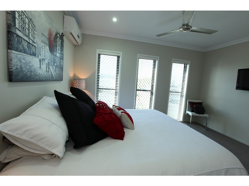 31 Grasstree Crescent, Kirkwood QLD 4680