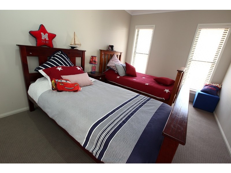 31 Grasstree Crescent, Kirkwood QLD 4680