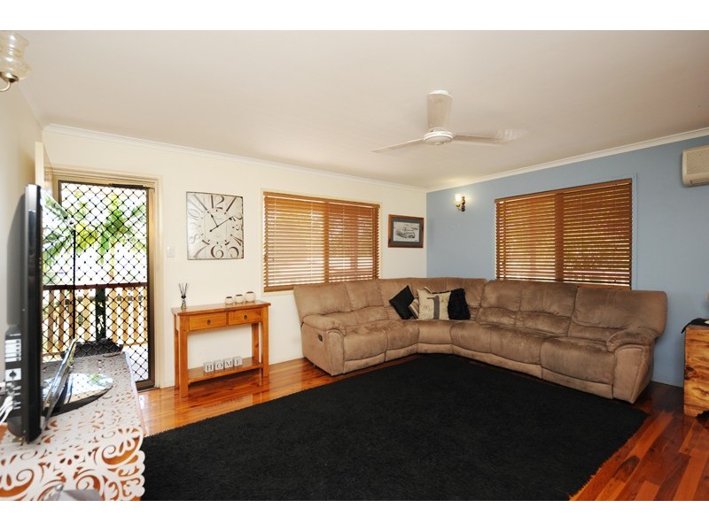 32 Willow Street, New Auckland QLD 4680
