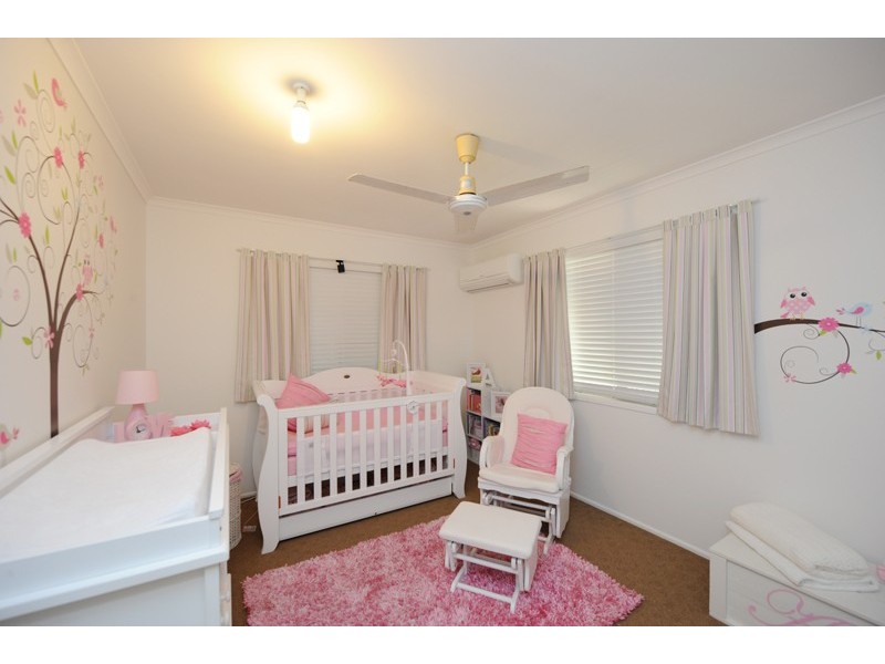 32 Willow Street, New Auckland QLD 4680