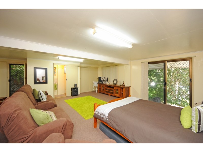 32 Willow Street, New Auckland QLD 4680