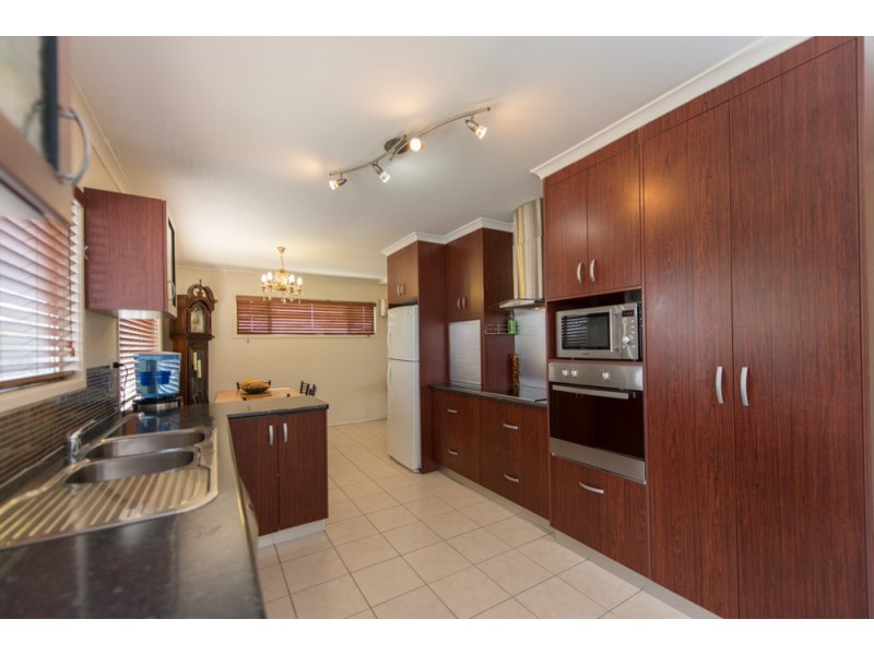 10 Wistari Street, Clinton QLD 4680