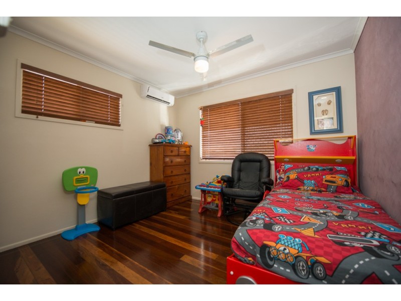 10 Wistari Street, Clinton QLD 4680