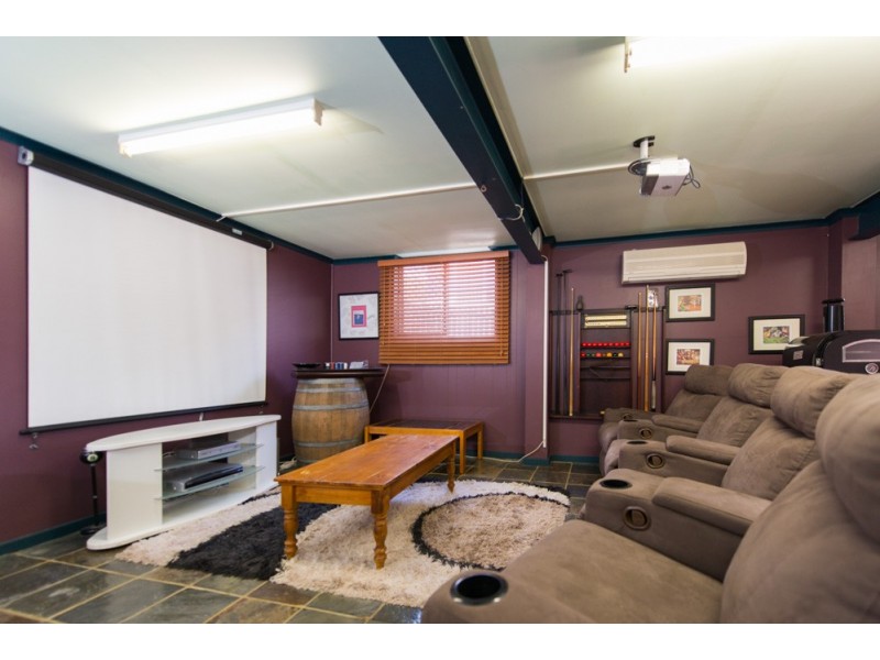 10 Wistari Street, Clinton QLD 4680