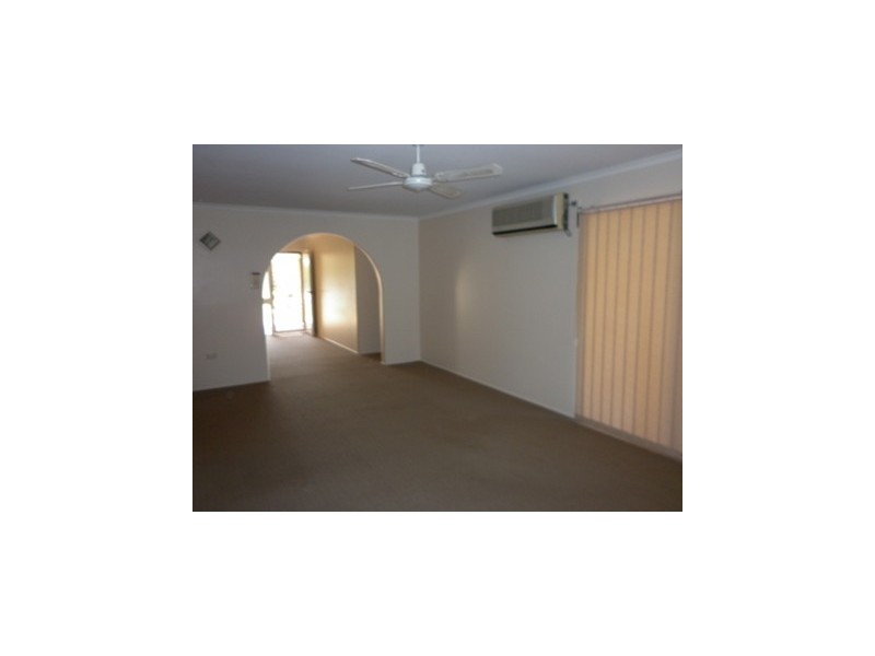 8 TENBY CLOSE, Telina QLD 4680