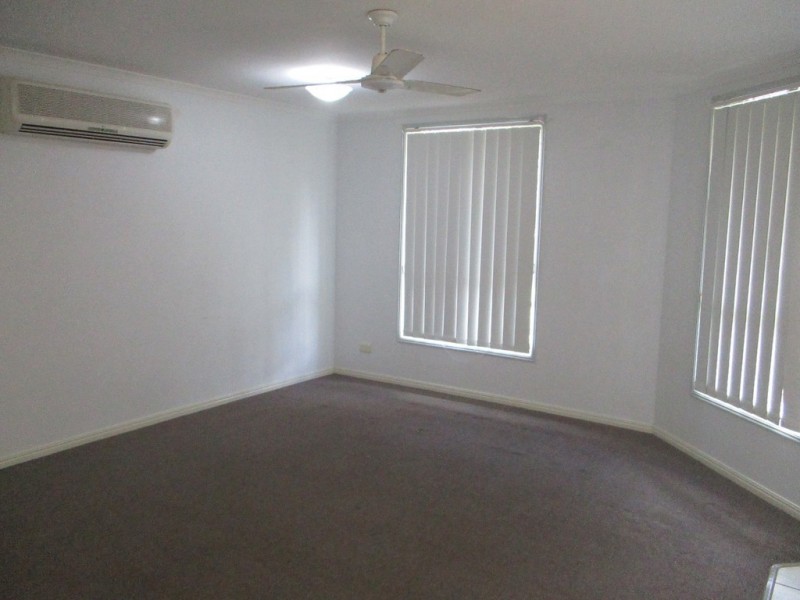73 J HICKEY AVENUE, Clinton QLD 4680
