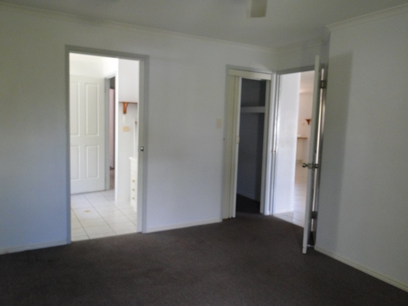 73 J HICKEY AVENUE, Clinton QLD 4680