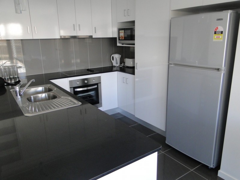 1/1 AGNES ST, South Gladstone QLD 4680