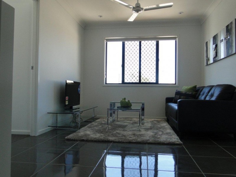 1/1 AGNES ST, South Gladstone QLD 4680