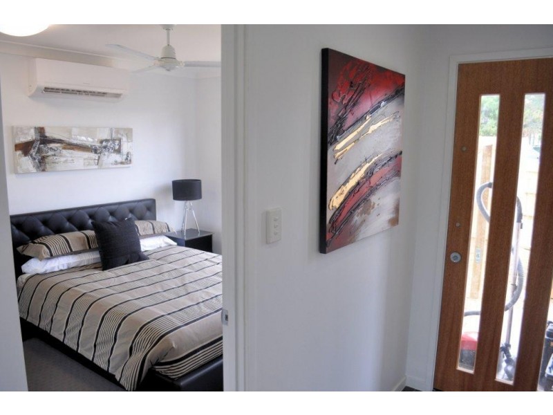 1/1 AGNES ST, South Gladstone QLD 4680