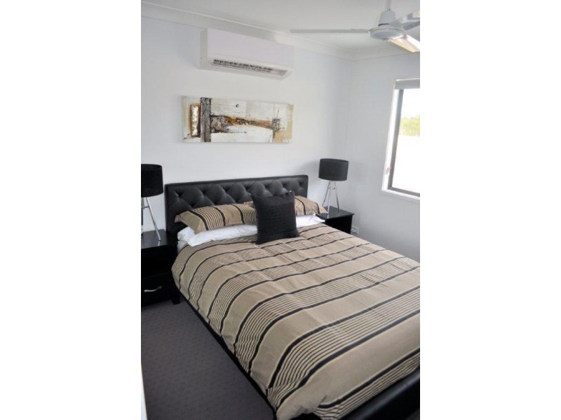 1/1 AGNES ST, South Gladstone QLD 4680