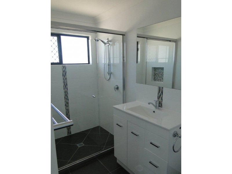 1/1 AGNES ST, South Gladstone QLD 4680