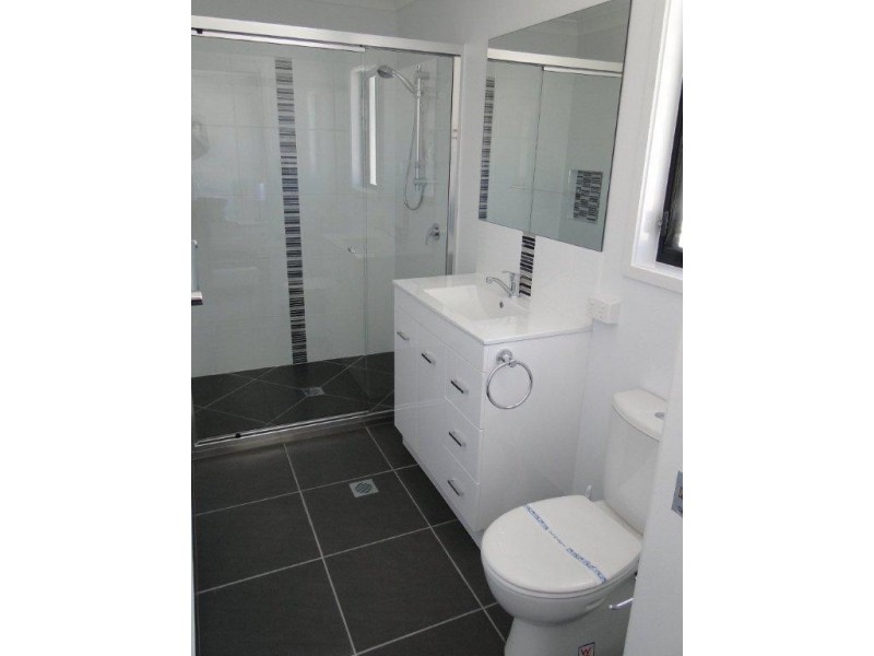 1/1 AGNES ST, South Gladstone QLD 4680