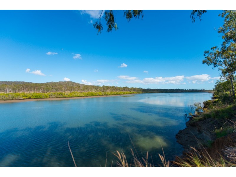 25 Lagoon Road, Beecher QLD 4680