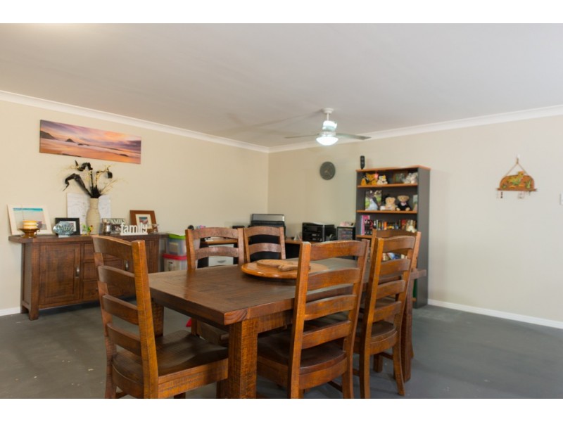 25 Lagoon Road, Beecher QLD 4680