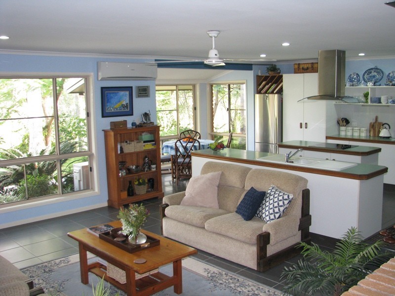 28 Helen Crescent, Wurdong Heights QLD 4680