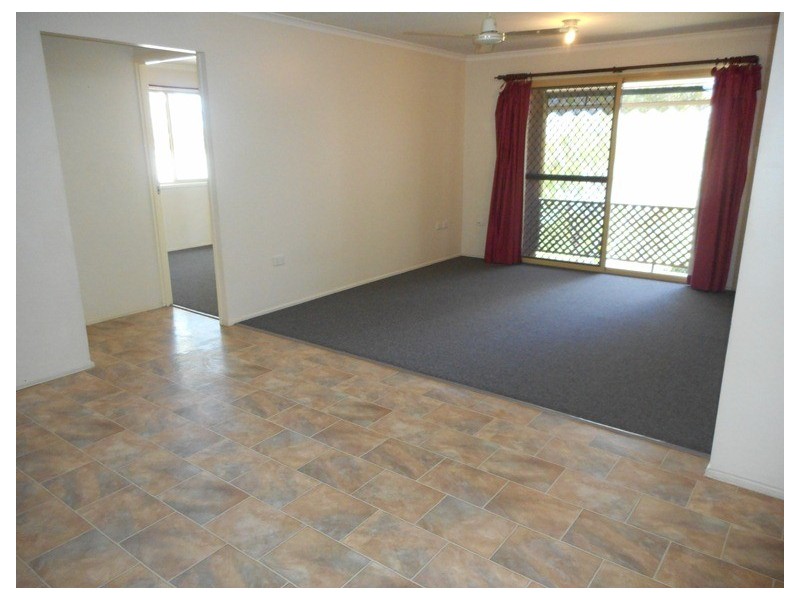 2/35 WATT ST, West Gladstone QLD 4680