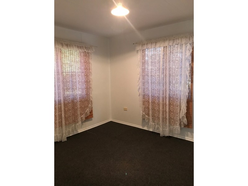 21 GARDEN STREET, West Gladstone QLD 4680