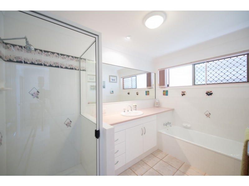 18 Geoffrey Thomas Drive, Tannum Sands QLD 4680