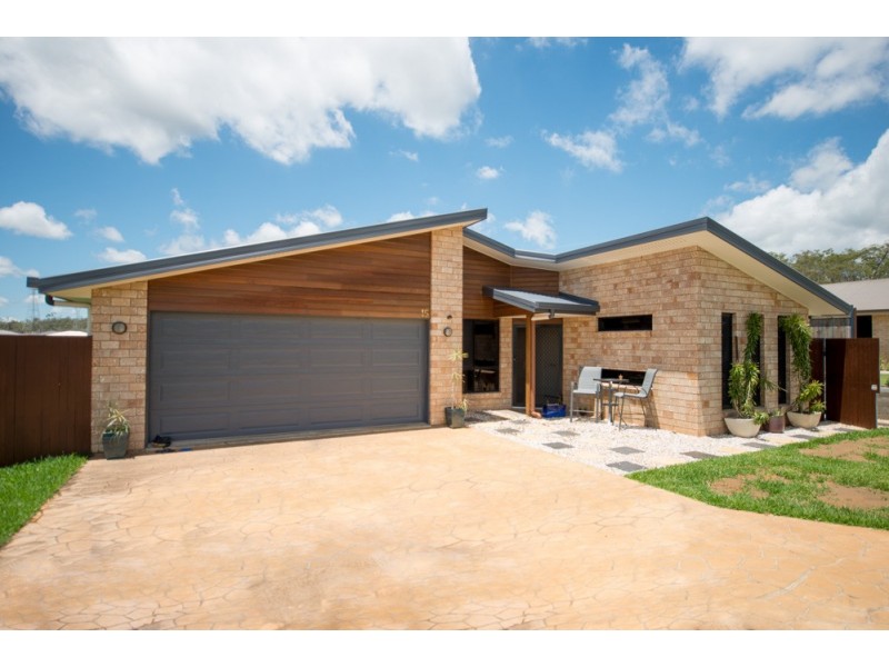 15 Spence Court, Kirkwood QLD 4680