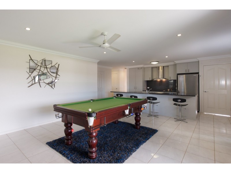 15 Spence Court, Kirkwood QLD 4680