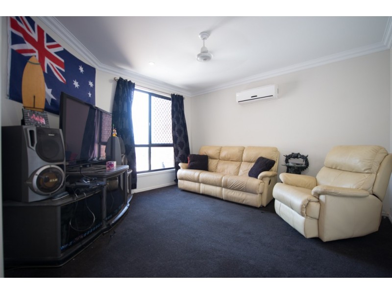 15 Spence Court, Kirkwood QLD 4680