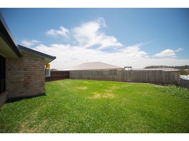 15 Spence Court, Kirkwood QLD 4680