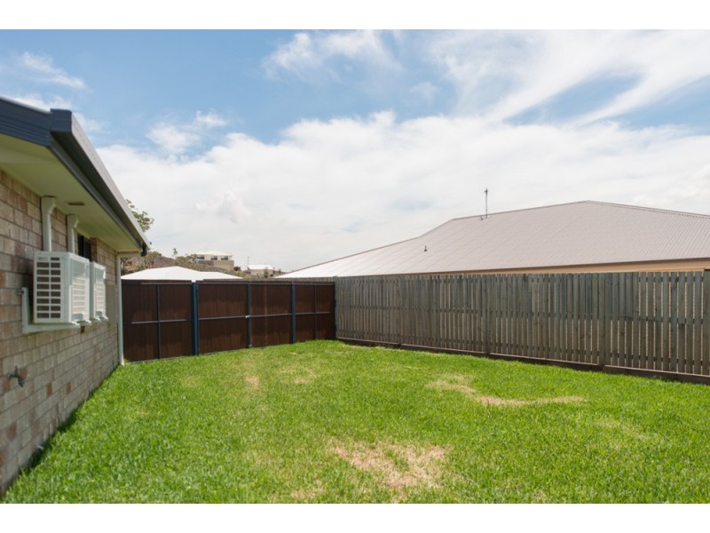 15 Spence Court, Kirkwood QLD 4680