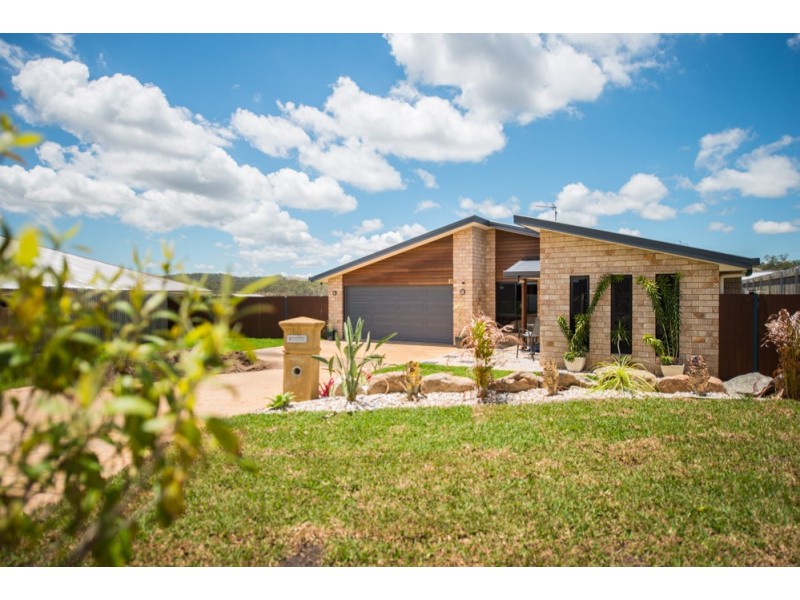 15 Spence Court, Kirkwood QLD 4680