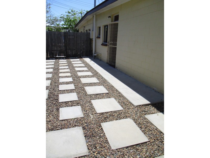 1/1 SMITH STREET, West Gladstone QLD 4680