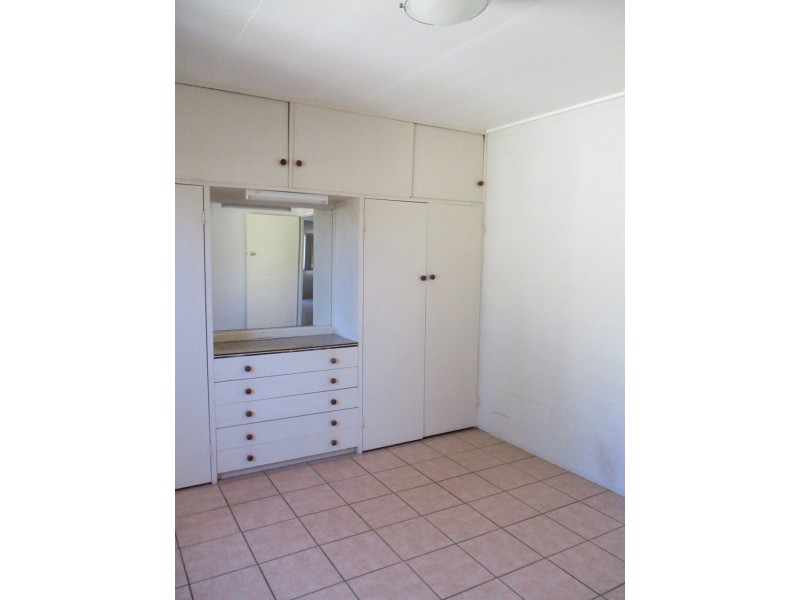 1/1 SMITH STREET, West Gladstone QLD 4680