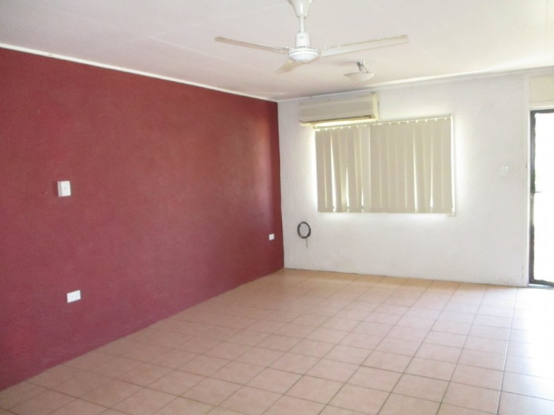 1/1 SMITH STREET, West Gladstone QLD 4680