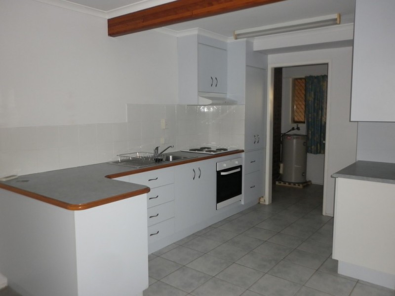 8/15 Roberts Street, South Gladstone QLD 4680