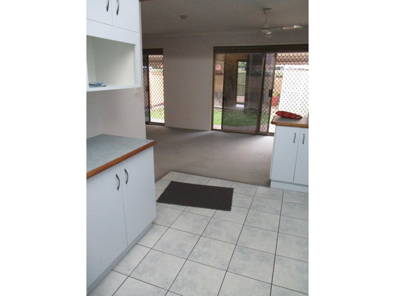 8/15 Roberts Street, South Gladstone QLD 4680