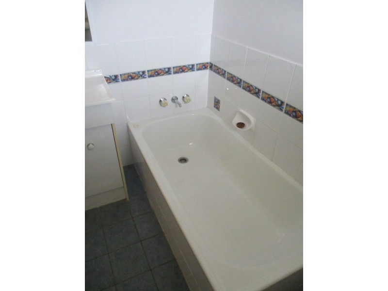 8/15 Roberts Street, South Gladstone QLD 4680