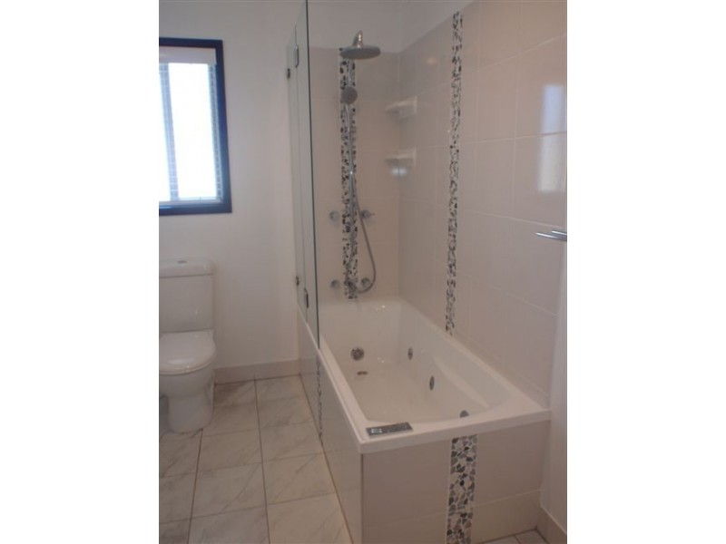 Unit 2 / 4 Wilmott Street, Gladstone QLD 4680