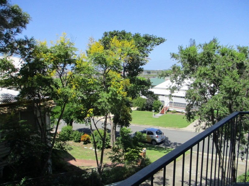 1/8 YARROON ST, Gladstone QLD 4680