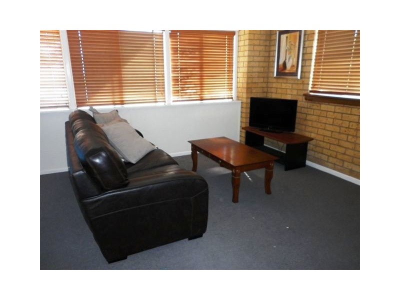 1/8 YARROON ST, Gladstone QLD 4680