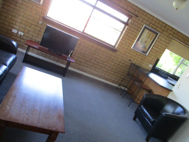 1/8 YARROON ST, Gladstone QLD 4680