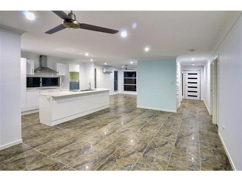 7 Jenny Lind Court, Boyne Island QLD 4680