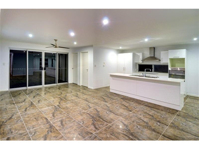 7 Jenny Lind Court, Boyne Island QLD 4680