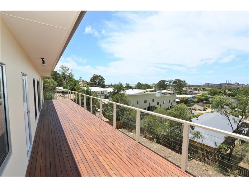 18 Ouston Place, South Gladstone QLD 4680