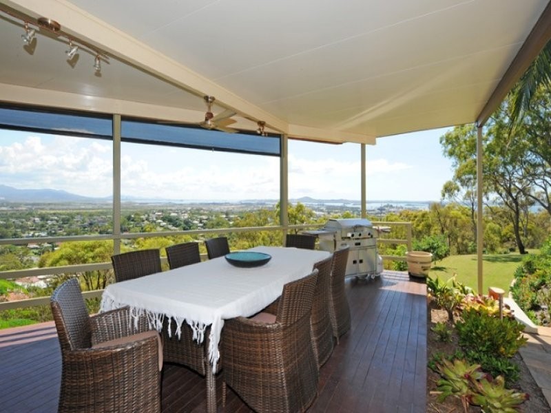 30 PINE AVENUE, West Gladstone QLD 4680
