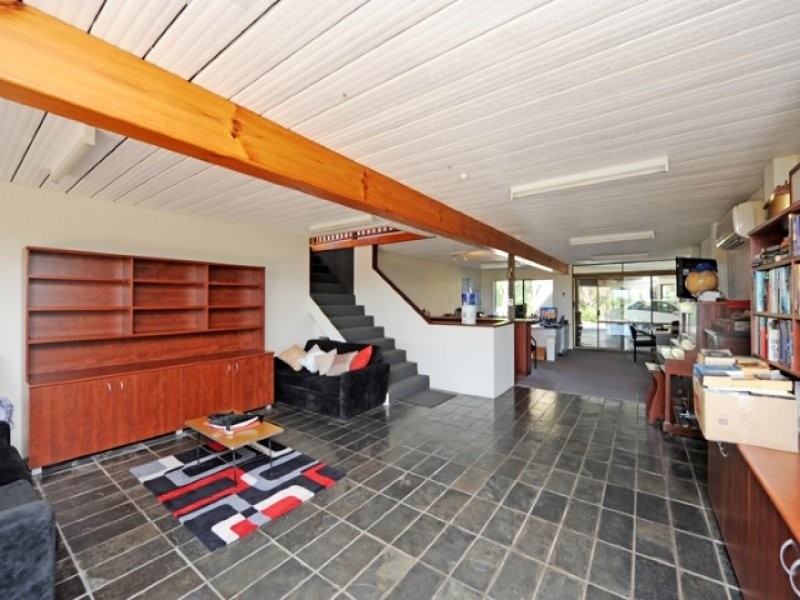 30 PINE AVENUE, West Gladstone QLD 4680